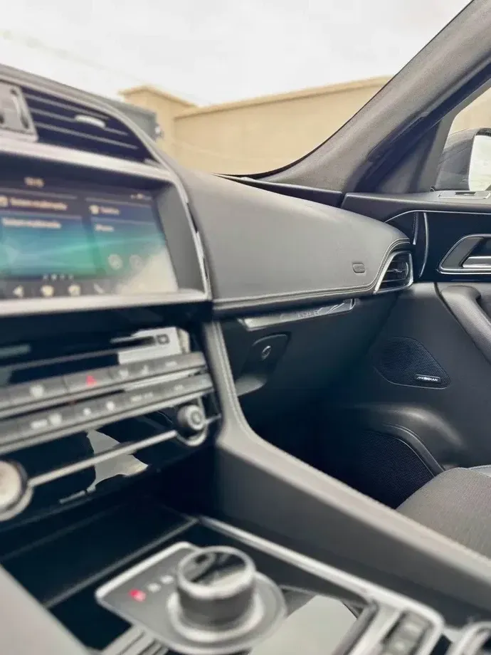 Jaguar F-Pace 20d AWD Aut. R-Sport — imagine 5