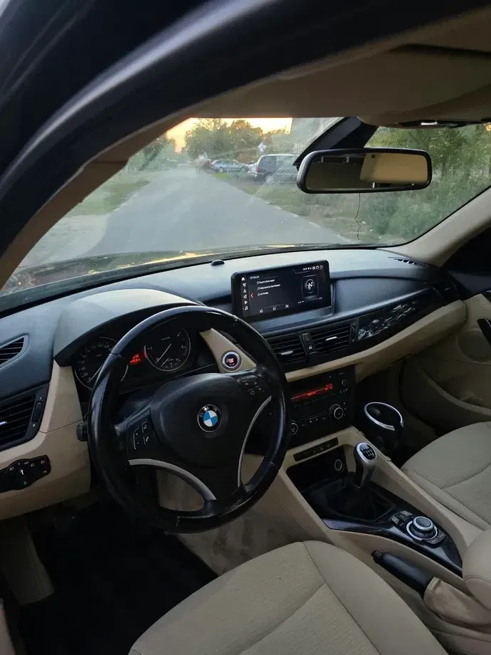 BMW X1 E84 xDrive18d xLine — imagine 2