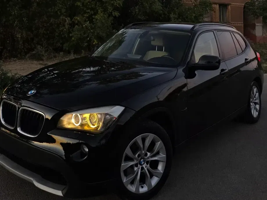 BMW X1 E84 xDrive18d xLine — imagine 10