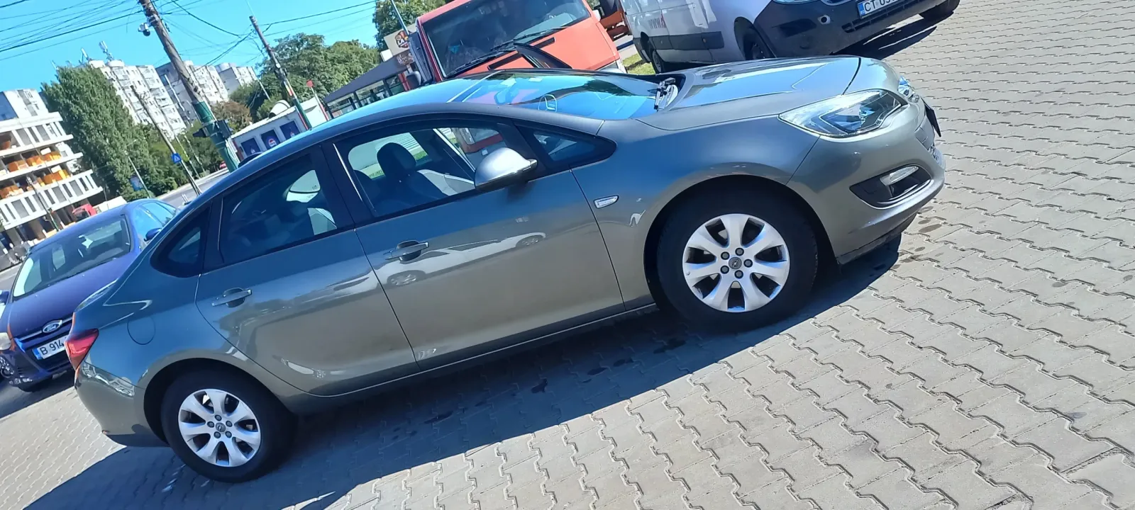 Opel Astra J — imagine 6