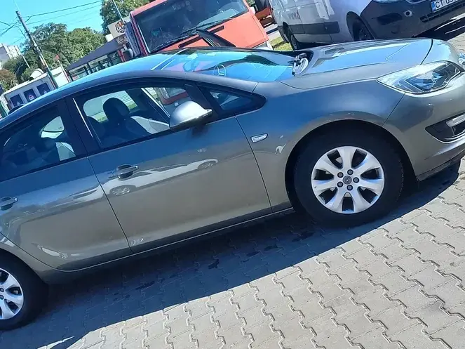 Opel Astra J