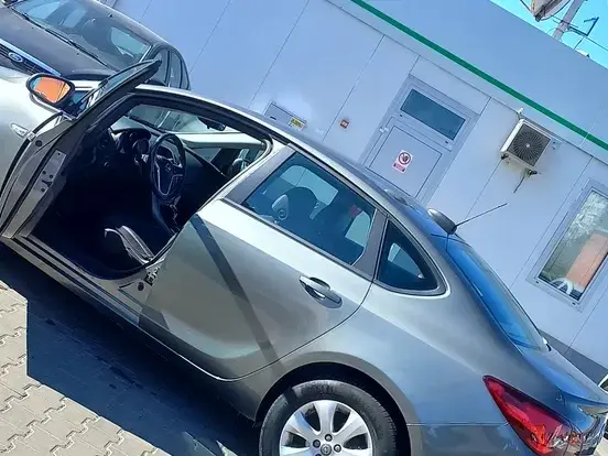 Opel Astra J