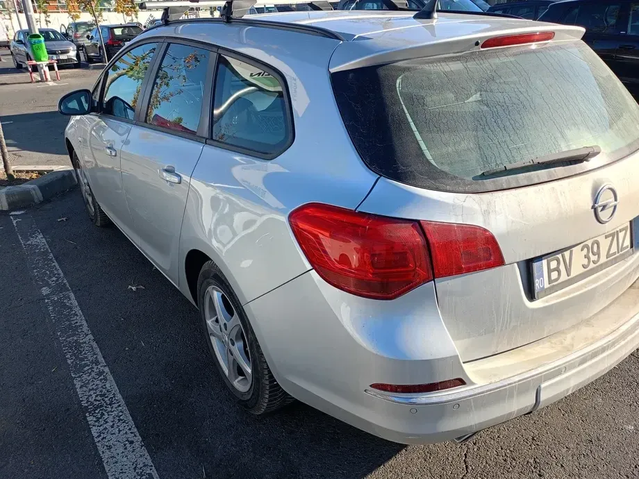 Opel Astra J — imagine 8