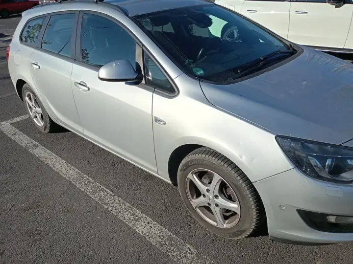 Opel Astra J