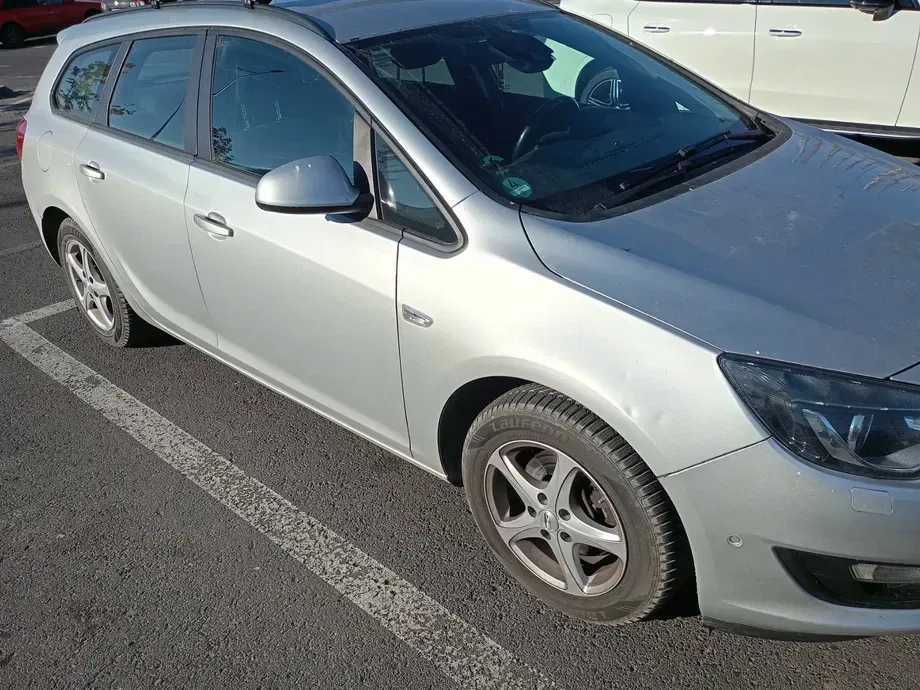 Opel Astra J — imagine 5