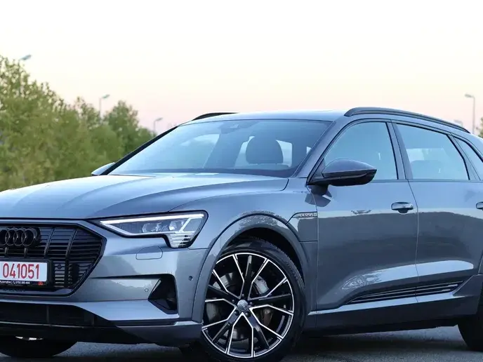 Audi e-tron 55 quattro S line
