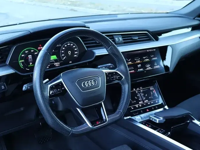 Audi e-tron 55 quattro S line