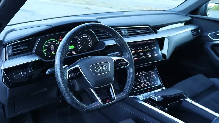 Audi e-tron 55 quattro S line — imagine 5