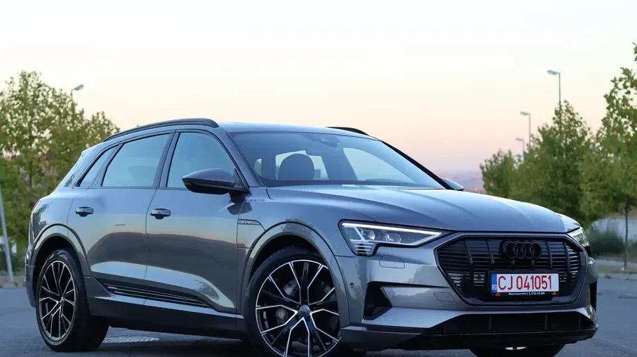 Audi e-tron 55 quattro S line — imagine 2