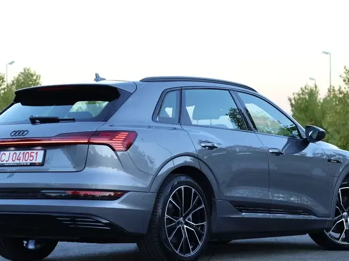 Audi e-tron 55 quattro S line