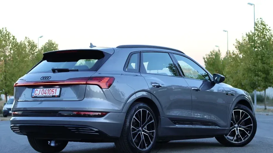 Audi e-tron 55 quattro S line — imagine 4