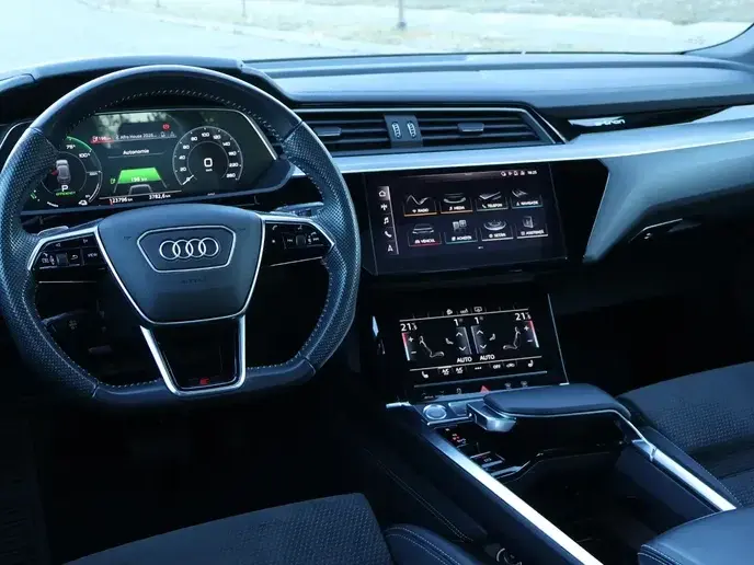 Audi e-tron 55 quattro S line
