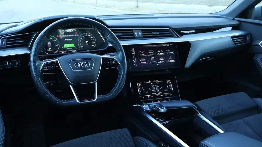 Audi e-tron 55 quattro S line — imagine 6
