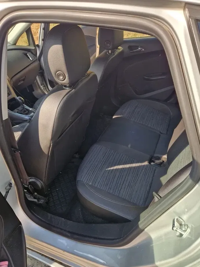 Opel Astra J — imagine 9