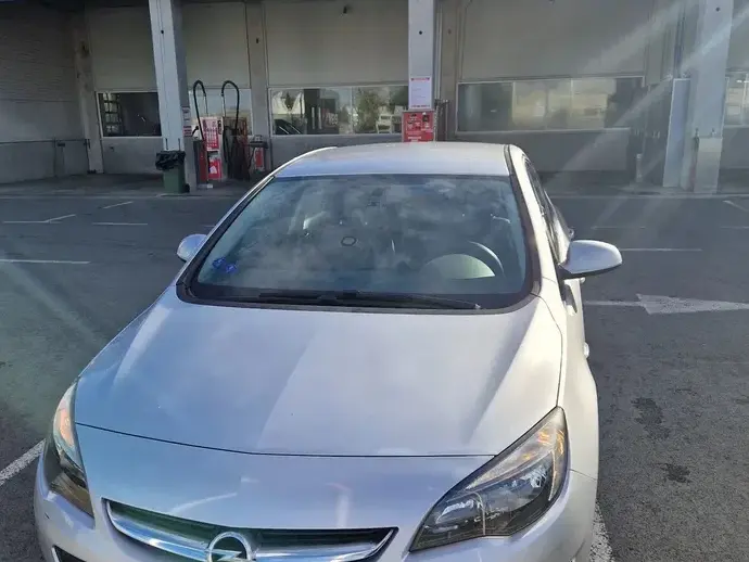 Opel Astra J