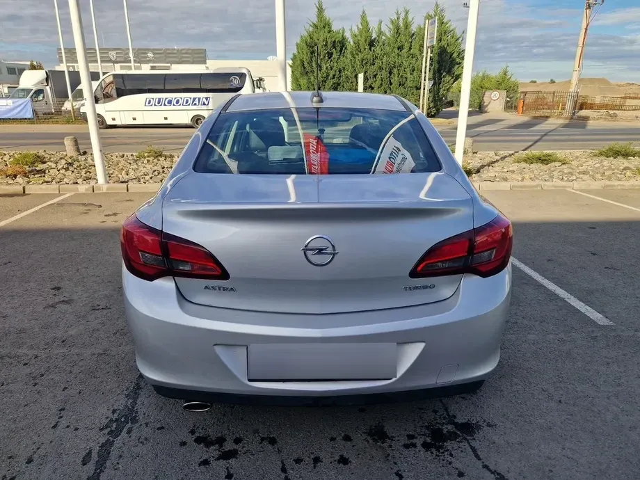 Opel Astra J — imagine 2