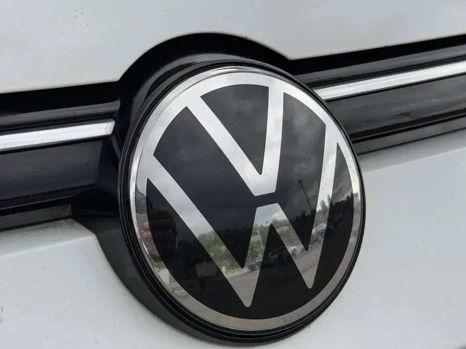 Volkswagen Golf VIII 2.0 TDI SCR Life — imagine 10
