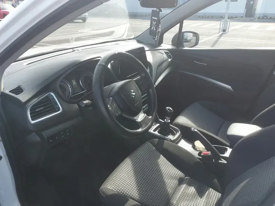 Suzuki S-Cross — imagine 9