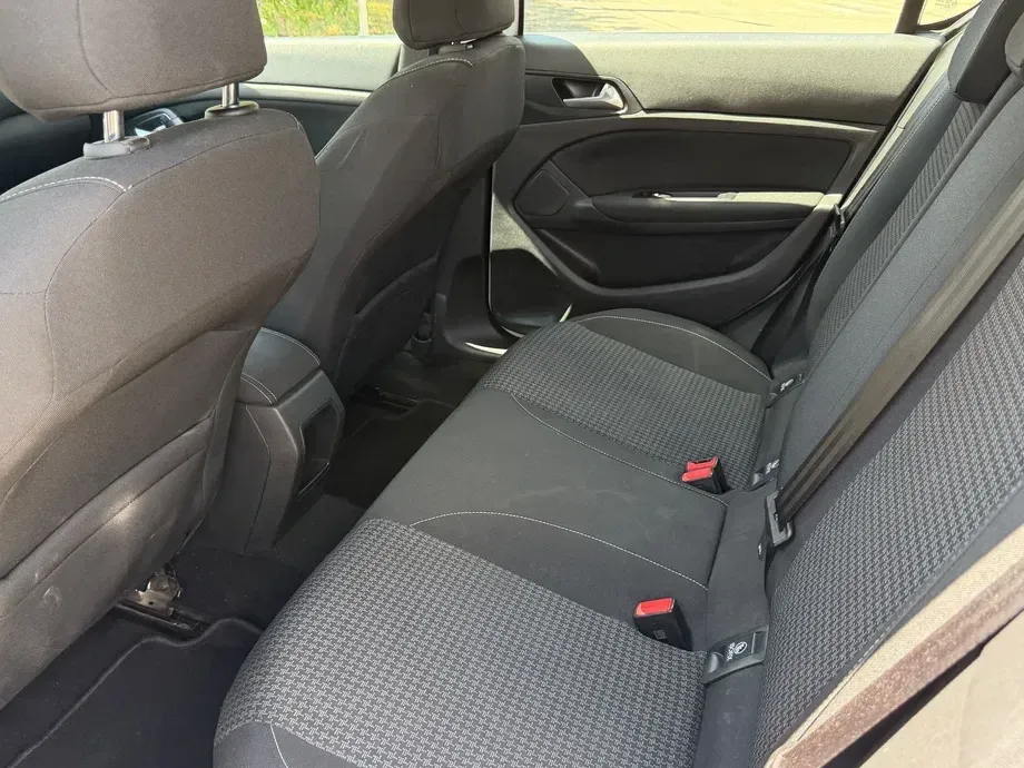 Peugeot 308 — imagine 10