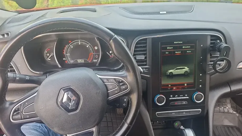 Renault Mégane — imagine 9