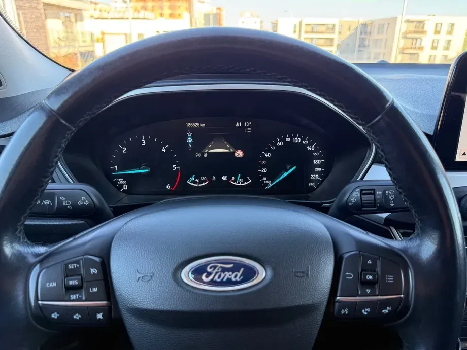 Ford Focus MK4 — imagine 4
