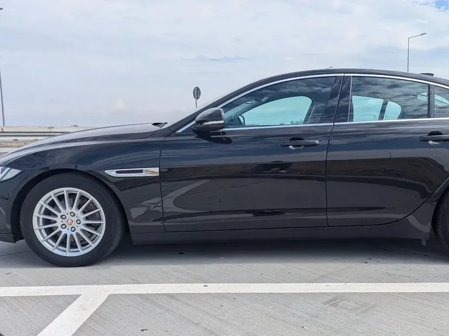 Jaguar XE 2.0 Prestige — imagine 8