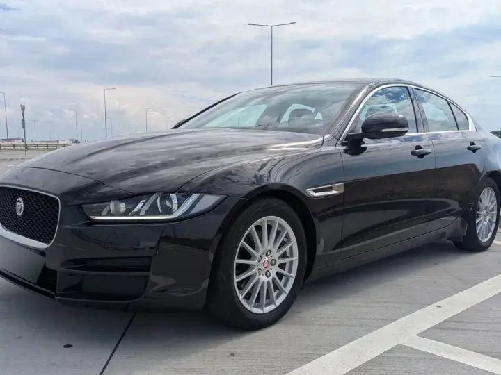 Jaguar XE 2.0 Prestige