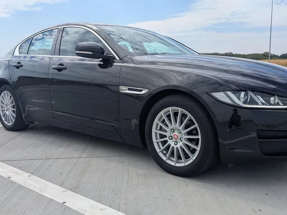 Jaguar XE 2.0 Prestige — imagine 3