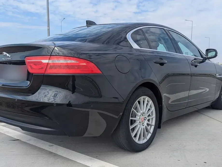 Jaguar XE 2.0 Prestige — imagine 5