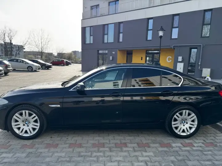BMW Seria 5 F10/F11/F07 520d