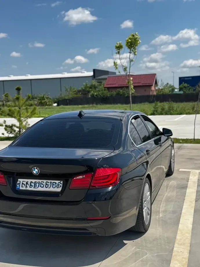 BMW Seria 5 F10/F11/F07 520d — imagine 3