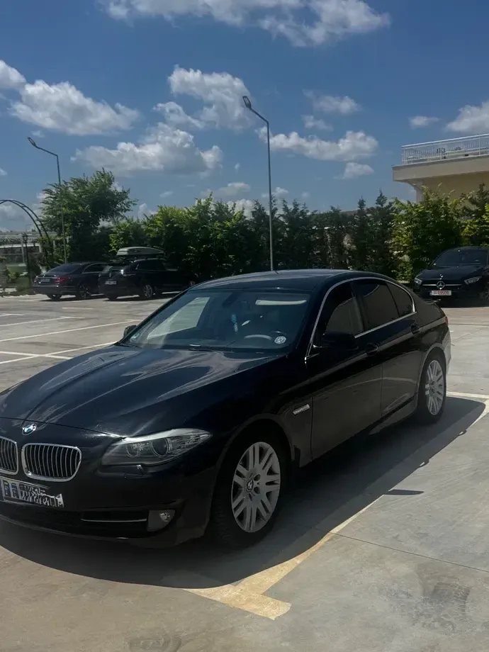 BMW Seria 5 F10/F11/F07 520d — imagine 2