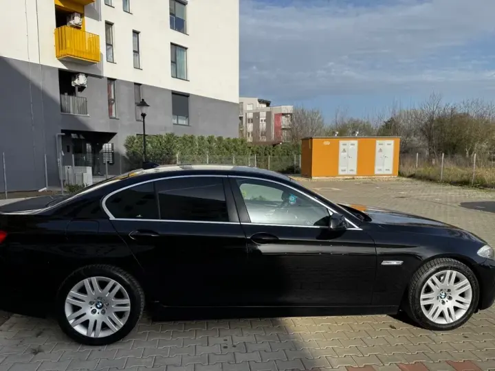BMW Seria 5 F10/F11/F07 520d