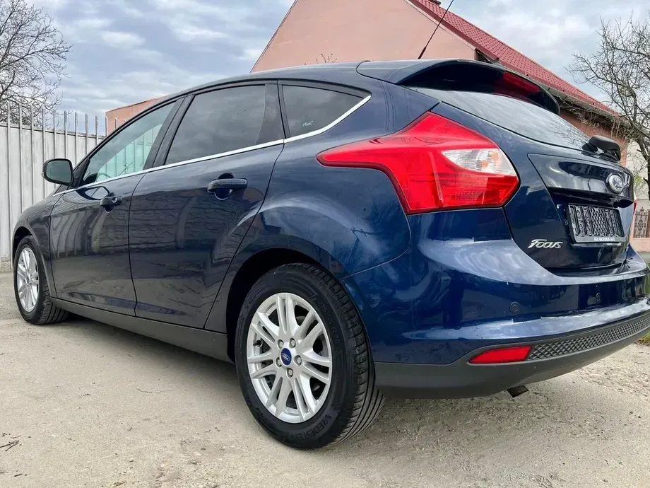 Ford Focus — imagine 5