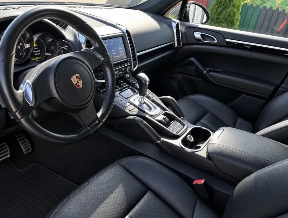 Porsche Cayenne 3.0 L V6 — imagine 6