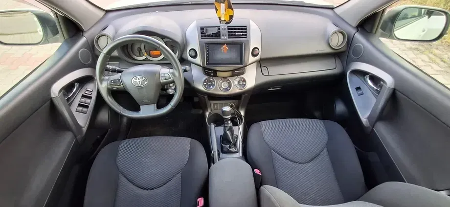 Toyota RAV4 — imagine 10