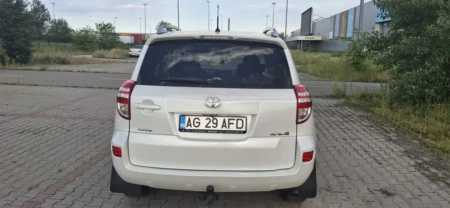 Toyota RAV4 — imagine 5