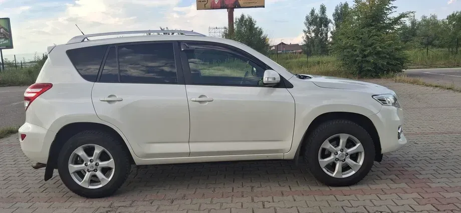 Toyota RAV4 — imagine 8