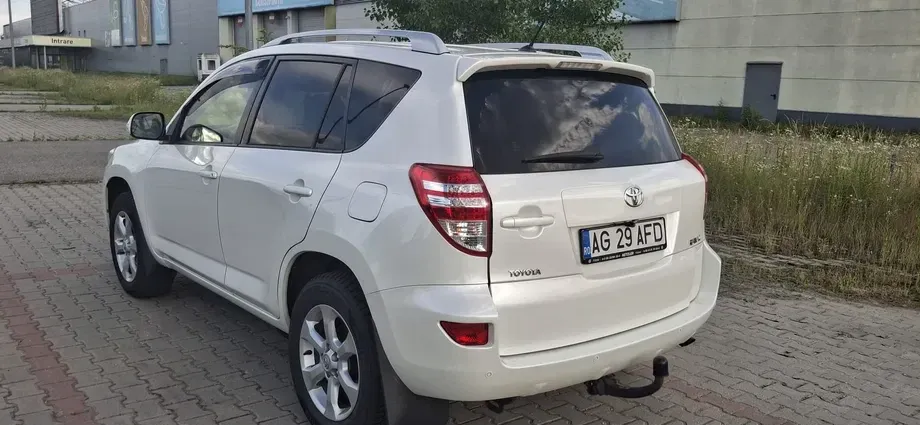 Toyota RAV4 — imagine 3