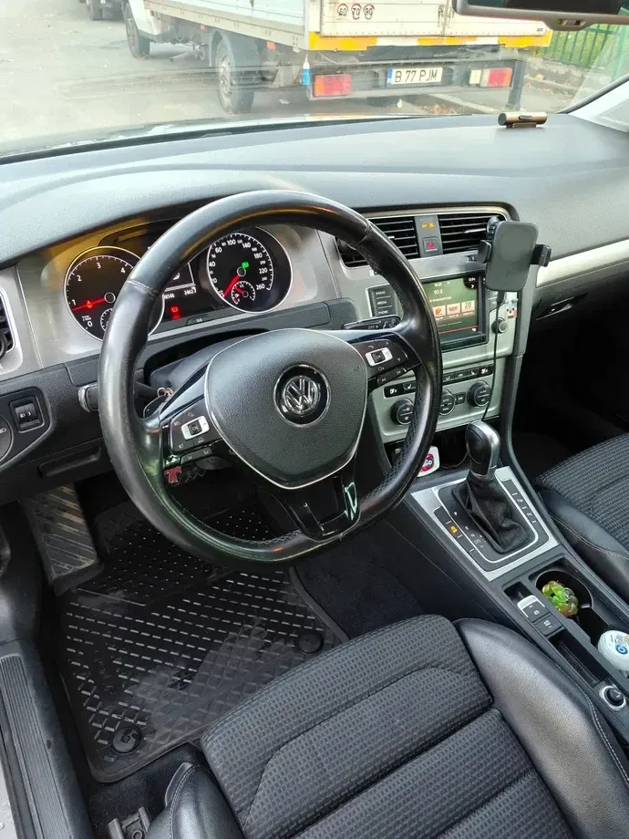 Volkswagen Golf VII — imagine 4