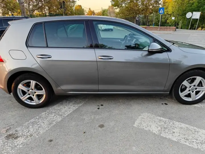 Volkswagen Golf VII