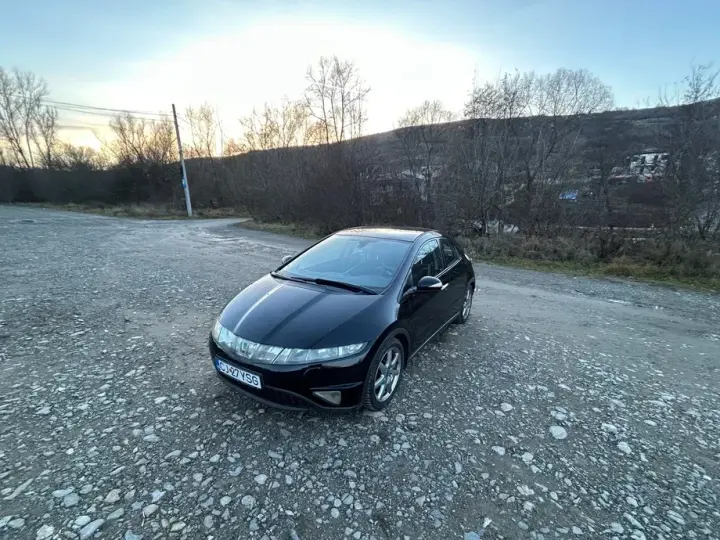 Honda Civic VIII 1.8i-VTEC Type S