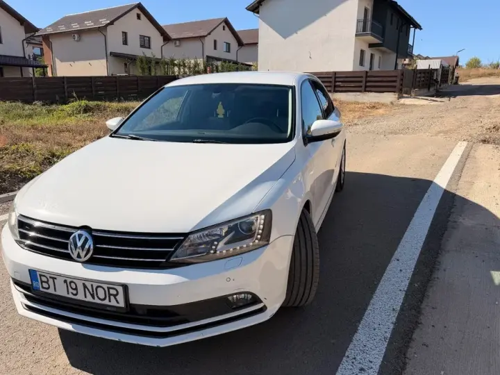 Volkswagen Jetta A6 2.0 TDI DSG Highline