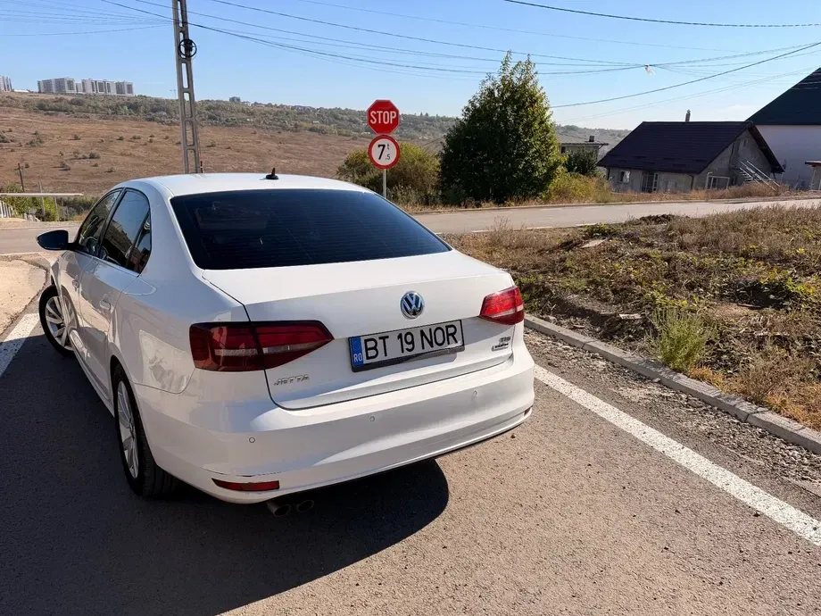 Volkswagen Jetta A6 2.0 TDI DSG Highline — imagine 3