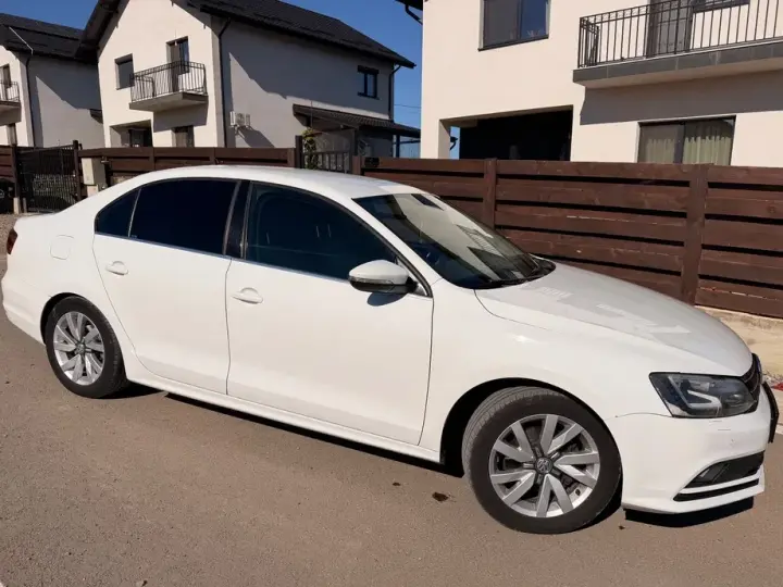 Volkswagen Jetta A6 2.0 TDI DSG Highline