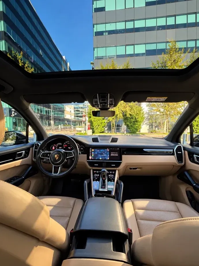 Porsche Cayenne Standard — imagine 5