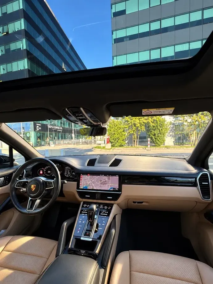 Porsche Cayenne Standard — imagine 3