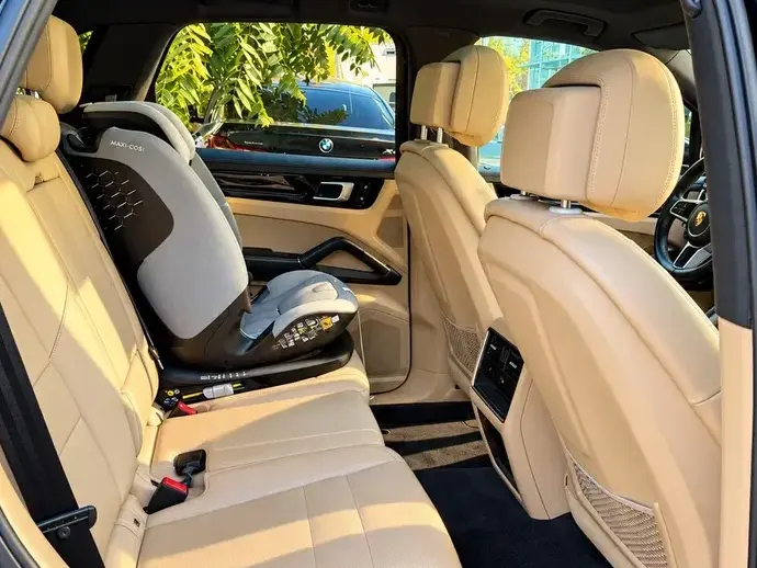 Porsche Cayenne Standard