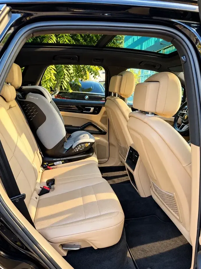 Porsche Cayenne Standard — imagine 2