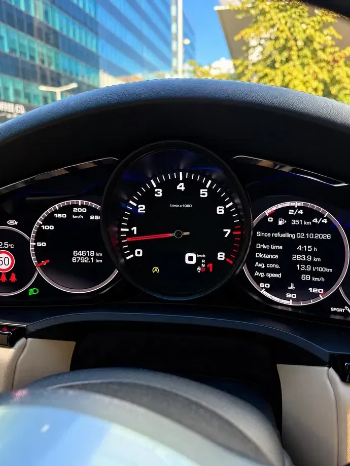 Porsche Cayenne Standard — imagine 4